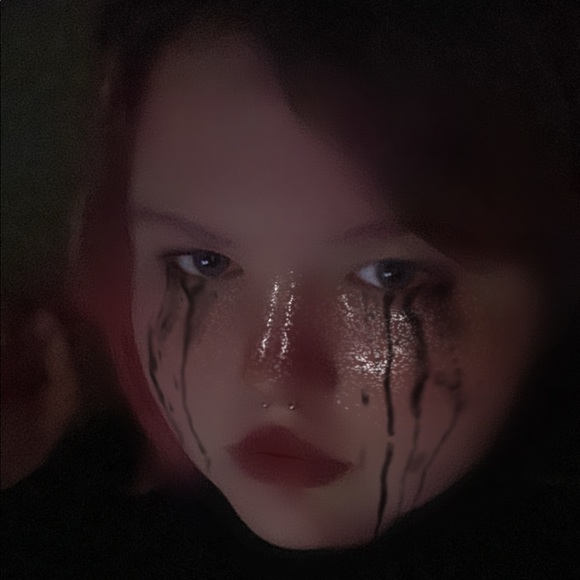 Meet your Posher, Iphone - Picture 2 of 8